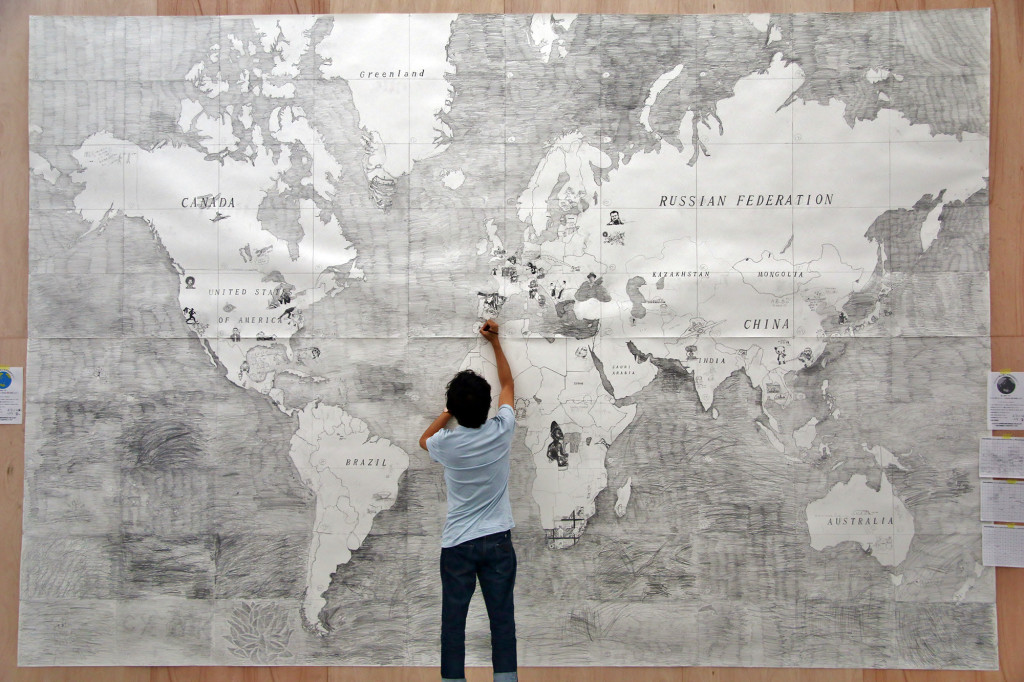 『アーティスト達の世界地図(ドローイング)』制作風景
