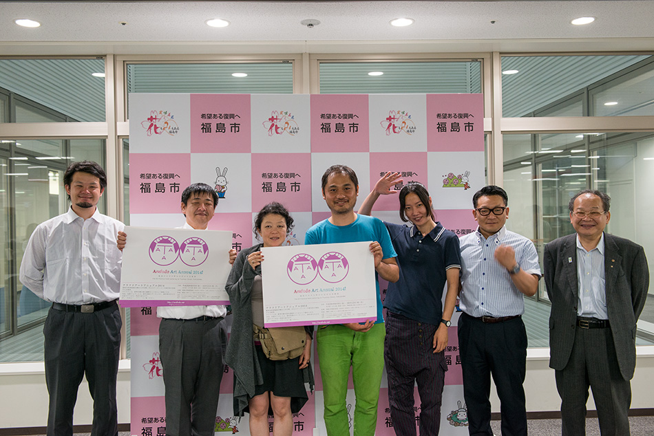 会見後の全体撮影